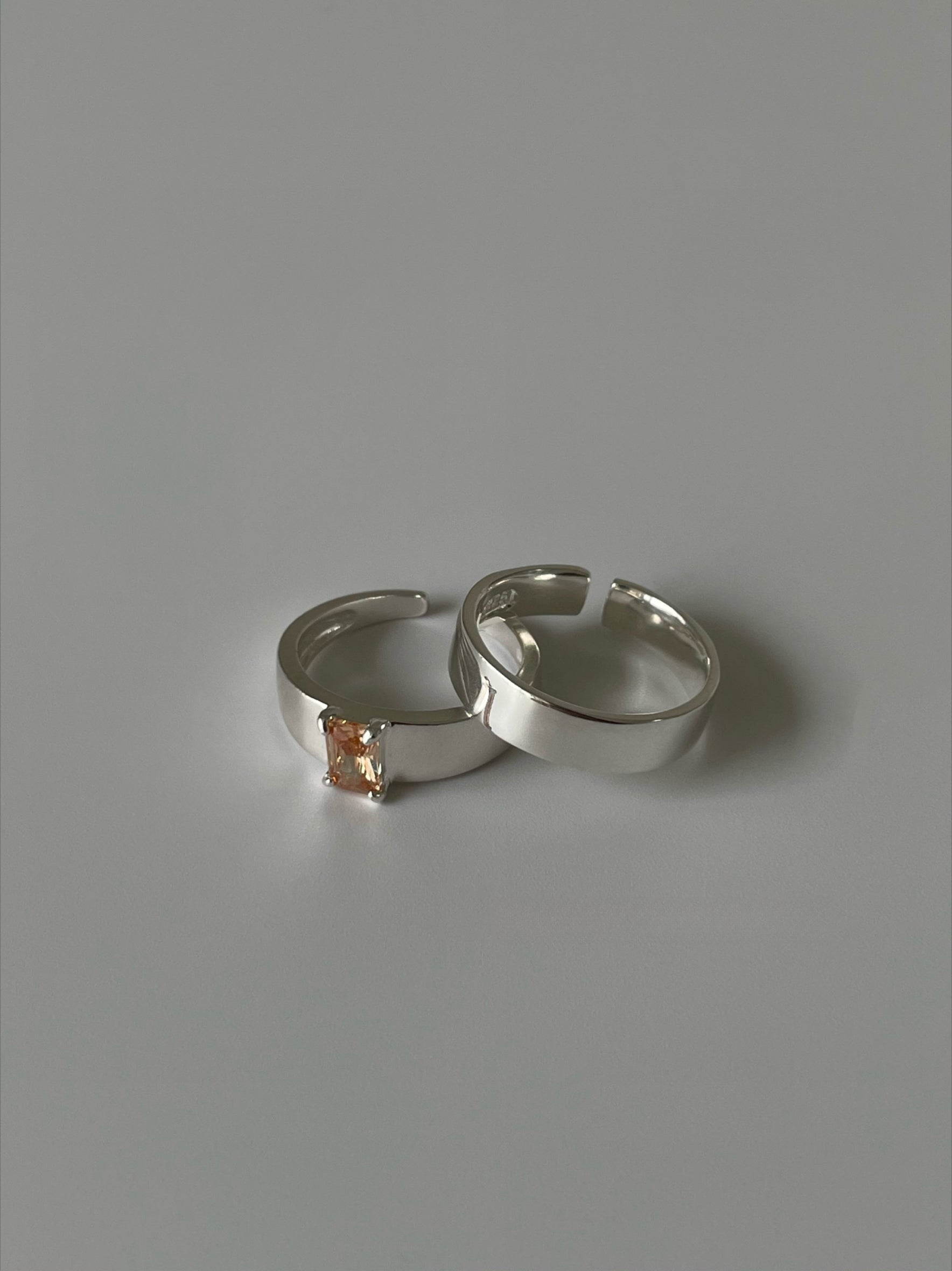 Niche Premium Claw Set Colored Gemstone Matte Ring